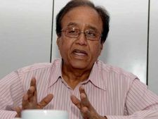 చంద్రబాబూ! మన ఇంజనీర్లపై నమ్మకం లేదా?: అమరావతిపై సురవరం లేఖ