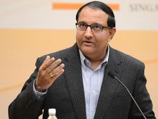 తెలుగులో మాట్లాడిన మంత్రి ఈశ్వరన్, 'రాజధాని నిర్మాణానికి సహకరిస్తాం'
