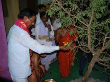 చెడు అలవాట్లు వద్దు, పరస్పరం గౌరవించుకోండి: కెసిఆర్
