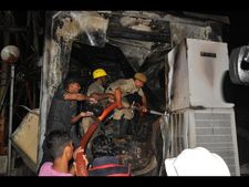 సెల్‌టవర్‌లో అగ్ని ప్రమాదం: కోటి ఆస్తి నష్టం (ఫోటోలు)
