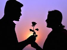 పెద్దలు అంగీకరించరేమోనని ప్రేమజంట ఆత్మహత్య