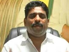 బాబు భిక్ష వల్లే సోము వీర్రాజు ఎమ్మెల్సీ: 'కన్నా, పురంధేశ్వరి, కావూరిలు సోనియా ఏజెంట్లు'