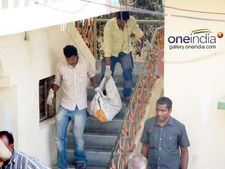 సారిక, ఆమె పుత్రులకు కన్నీటి వీడ్కోలు: వరంగల్‌లోనే అంత్యక్రియలు