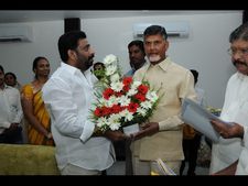 'అమరావతి' నిర్మాణానికి ఛాన్సివ్వండి: చైనా, షరతులు పెట్టిన బాబు!