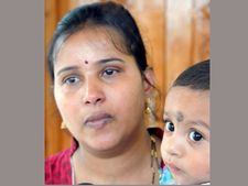 రాజయ్యకు మనవడి సెంటిమెంట్!: టెక్కీ... పిఎఫ్ డబ్బులతో నెట్టుకొచ్చిన సారిక