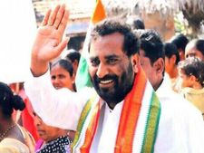కాంగ్రెస్‌కు షాక్: టిఆర్ఎస్‌లో చేరిన ప్రతాప్, ఆహ్వానించిన హరీశ్, కెటిఆర్