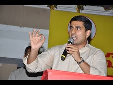 ఎవ్వరినీ వదలరు: హత్యపై లోకేష్, అనురాధ వర్గం దాడులు, చింటుపై పోలీసుల ఆరా