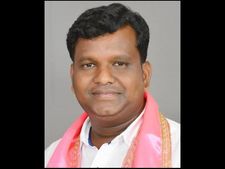  రాస్కెల్, యూజ్‌లెస్ ఫెల్లో: తహశీల్దార్‌పై టిఆర్ఎస్ ఎమ్మెల్యే కిశోర్ తిట్లదండకం