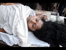  ఫ్యాన్‌కు ఉరేసుకుని సీఐ భార్య ఆత్మహత్య: కారణం ఇదీ (ఫోటోలు)