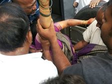 అనురాధ హత్య: రెండో నిందితుడిని కొట్టి, తిట్టి అవమానించిన మోహన్