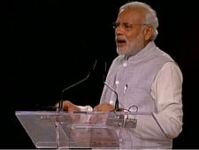 అమరావతి నిర్మాణానికి సహకరించండి: సింగపూర్‌లో మోడీ, చాయ్‌వాలా చెప్తే...