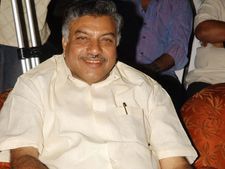 చెన్నైకి తెలుగు గంగ నీళ్లు ఇవ్వొద్దు: జయలలిత ప్రభుత్వంపై యార్లగడ్డ గుర్రు
