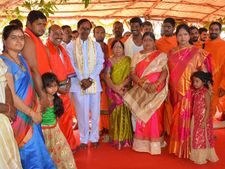 చండీయాగంలో కెసిఆర్ దంపతులు: ప్రత్యేక పూజలు (పిక్చర్స్)