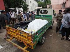  లీటరు పాలు రూ. 150, కేజీ టమోటా రూ. 120 