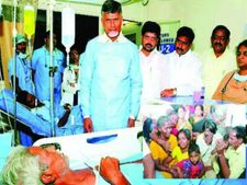 బెజవాడ కల్తీ మద్యం: చంద్రబాబు పరామర్శ, మృతులు వీరే (ఫోటోలు)