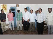 కాల్‌మనీ కేసు: టిడిపి కార్పొరేటర్ అరెస్ట్, వ్యాపారి వెంకట్రావ్ తోపాటు 9మంది ఇళ్లలో సోదాలు