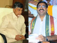 రాజధాని గ్రామాల్ని కదలనివ్వం: నారాయణ, అమరావతితో భూమి ధర పెరిగింది: బాబు