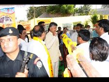 కర్నూలులో వైసీపీకి షాక్‌: టీడీపీలోకి ఐదుగురు ఎమ్మెల్యేలు?