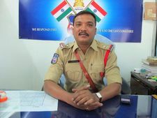 తుపాకితో కాల్చుకుని ఎస్సై ఆత్మహత్య: కారణం తెలియదన్న ఎస్పీ
