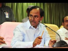 అరుదైన ఘట్టం: తాను చదువుకున్న బడికి సీఎం హోదాలో కేసీఆర్ శంకుస్థాపన