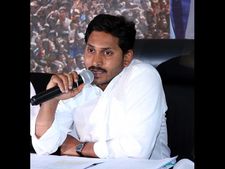 ఆస్తుల వెల్లడికి దూరం: వైయస్ జగన్ సహా 13 మంది ఏపీ మంత్రులు