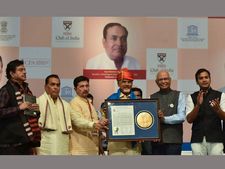 గుడ్ గవర్నెన్స్: చంద్రబాబుకు ‘బెస్ట్ సీఎం అవార్డు’(పిక్చర్స్)