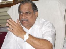  ముద్రగడపై రైల్వే శాఖ కేసు నమోదు?: ఇప్పటివరకూ 60 మందిపై కేసులు