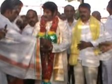 చండీయాగంలో బాలకృష్ణ: కుటుంబ సభ్యుల పేరిట ప్రత్యేక పూజలు (ఫోటోలు)