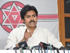ప్రశ్నించలేకనే: విశాఖ జనసేన సభపై పవన్ కల్యాణ్ ఆనాసక్తి