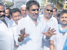 పీఆర్కె కామెంట్: టచ్‌లో ఆరుగురు టిడిపి ఎమ్మెల్యేలు?
