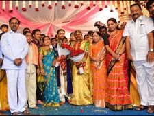 ఎంపీ సుమన్ సోదరి పెళ్లికి కెసిఆర్ హాజరు(పిక్చర్స్)