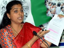లోకేష్‌కు నానమ్మ ఆస్తులు ఎలా ఇచ్చారు, బాబుకు ఫుల్‌స్టాప్ పెట్టా: ఊగిపోయిన రోజా
