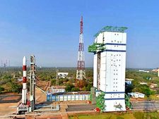 షార్‌లో దొంగలు పడ్డారు: రాకెట్‌లో ఉపయోగించే పేలుడు పదార్ధాలు ఎత్తుకెళ్లారు