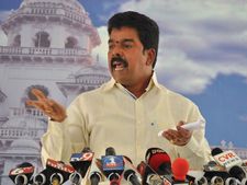'చంద్రబాబు ప్రభుత్వానికి అవినీతి మరకలు అంటించడమే జగన్ లక్ష్యం' 