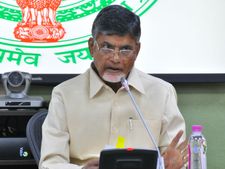 ఆడపిల్లల సంఖ్య తగ్గడంపై చంద్రబాబు ఆందోళన: మహిళలకు వరాలు