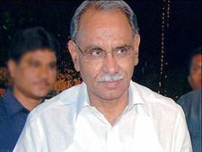 తెరపైకి వైఎస్ ఆత్మబంధువు: ప్రధానికి లేఖ, అమరావతికి కొలికి
