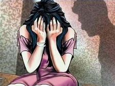 టీవీ చూసేందుకు వస్తే విద్యార్థినిపై అత్యాచారం చేశాడు: చంపేస్తానని బెదిరింపు
