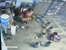 పసివాళ్లకు ఆయాల వాతలు: ఇంత కర్కశమా.. కలెక్టర్ సీరియస్ (పిక్చర్స్)