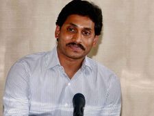 కారణం అదేనా?: జగన్ ఢిల్లీ పర్యనటకు డుమ్మా కొట్టిన 8 మంది ఎమ్మెల్యేలు వీరే!