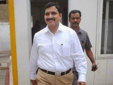 'కేశవ రెడ్డి' బాధ్యత 'చైతన్య'కు, ఆస్తులపై నో: సుప్రీంలో సుజనకు షాక్