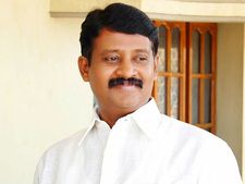  ఫ్యామిలీలో చిచ్చు: జగన్‌కు షాకిచ్చిన బుడ్డాకు ఝలక్, వైసిపిలోనే సోదరుడు 