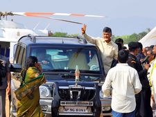 వెలగపూడిలో చంద్రబాబు: తాత్కాలిక సచివాలయం పనులపై సంతృప్తి
