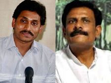 దీక్ష చేసే అర్హత లేదు: జగన్ జలదీక్షకు రాయలసీమ నేతలు వ్యతిరేకమేనా? 