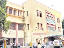కర్నూలు ప్రభుత్వాసుపత్రిలో ఘోరం: బకెట్లలో మృత శిశువులు