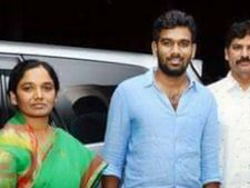  ‘దౌర్జన్యాలు’: పరిటాల సునీత, శ్రీరామ్‌పై ఎస్పీకి జగన్ పార్టీ నేత ఫిర్యాదు