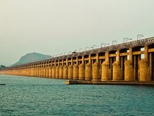 కృష్ణా పుష్కరాలు: ప్రకాశం బ్యారేజీకి శోభ, రాజధాని ఐకాన్‌గా ఎంపిక