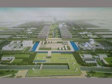 ప్లాట్లు ఇప్పుడే కాదు: రాజధాని రైతులకు వర్షం చిక్కు, ట్రాక్టర్ నడిపిన బాబు