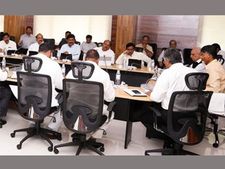 శుభవార్త: ఏపీలో 10వేల ఉద్యోగాలకు గ్రీన్ సిగ్నల్, కేబినెట్ కీలక నిర్ణయాలివే 
