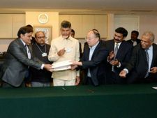 చైనాలో 'అమరావతి' రైతుల త్యాగం: బాబుతో ఏపీకి రూ.58వేల కోట్లు!
