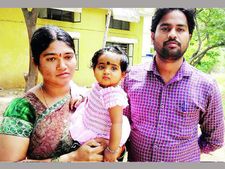 బిడ్డను చంపుకోవడానికి సిద్ధపడ్డారు: బాబు చలించారు